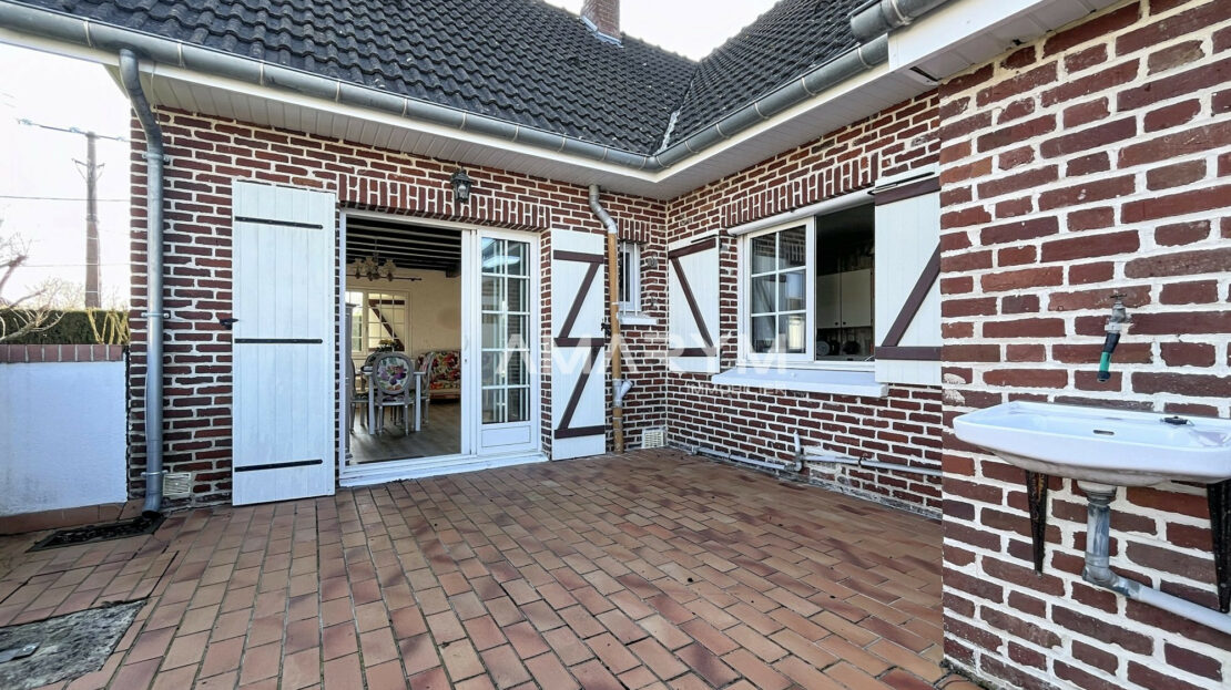 Maison 6 pièces 160 m² · à Favières · 160 m² · 335 000 €